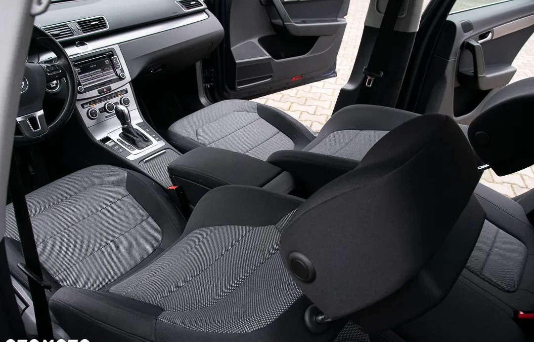 Volkswagen Passat cena 37900 przebieg: 249000, rok produkcji 2014 z Legnica małe 781